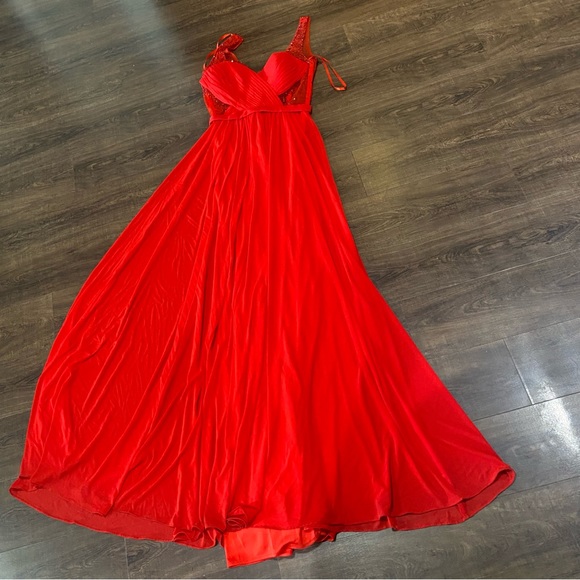 Red long dress - Picture 3 of 5